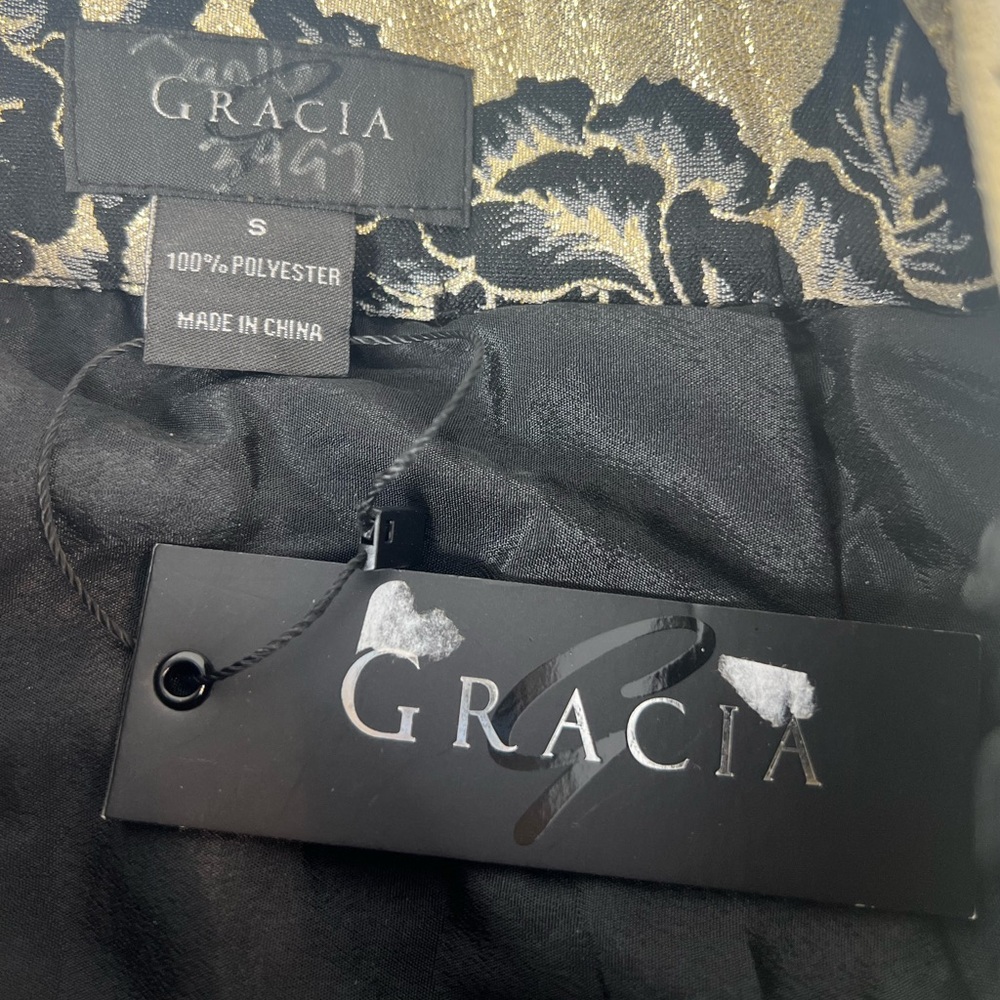 Gracia Shiny Gold and Black Floral‎ Flare Skirt Size Small NWT - Picture 2 of 9